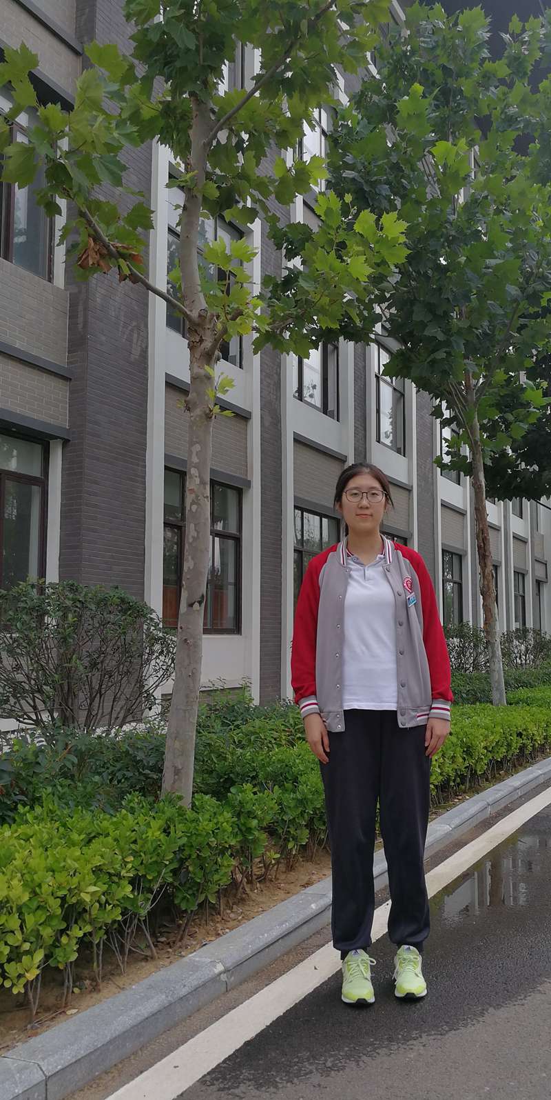 高三11班吕玥.jpg
